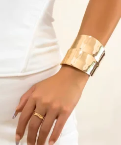 Alternative view of Goldene Armspange Valentine